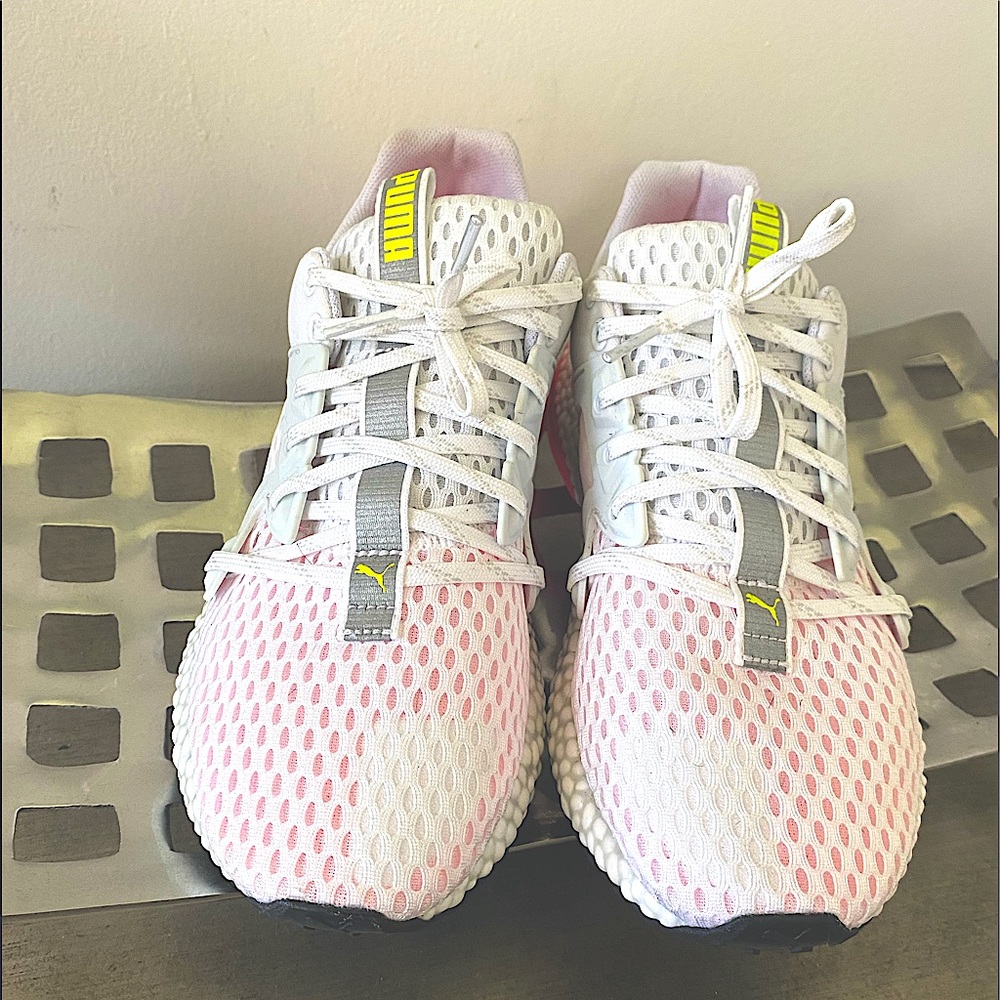 Women’s Puma Athletic Shoes Size 8